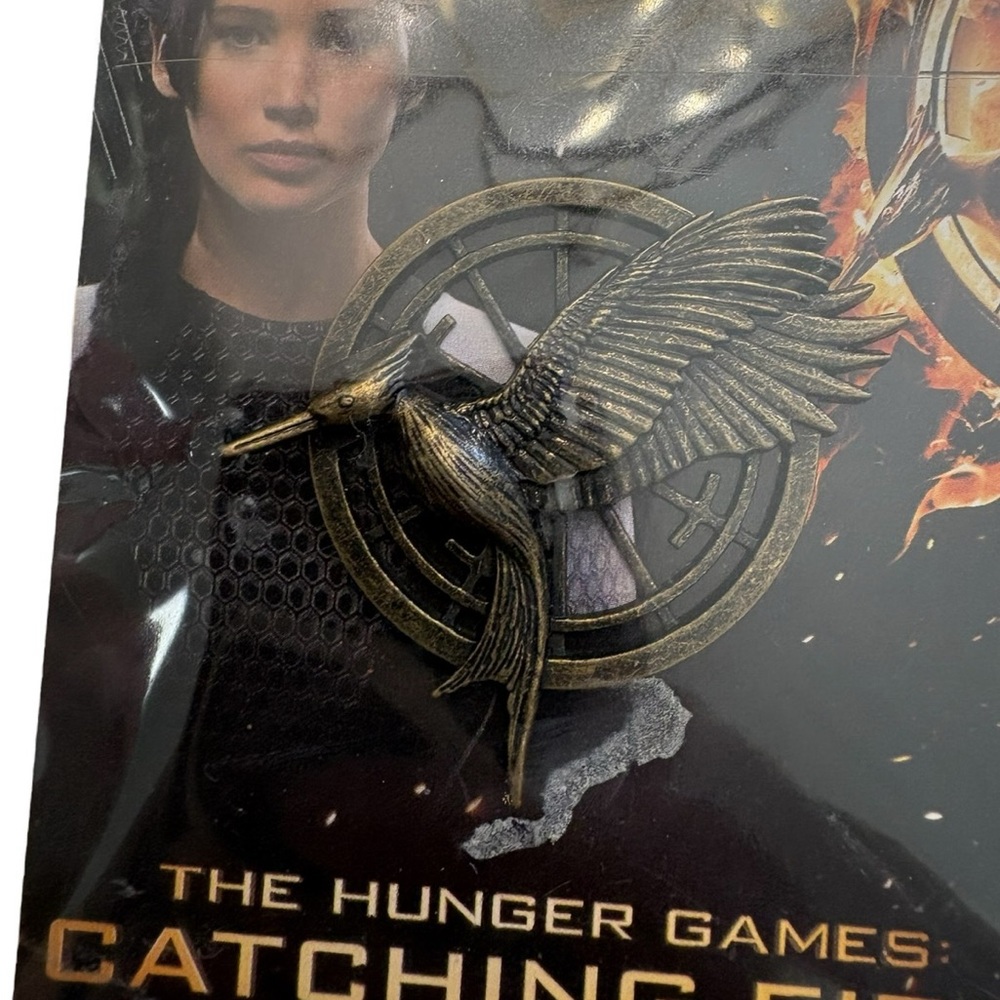 Catching Fire Mockingjay Pin - Gold - Picture 4 of 6